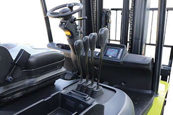 Ergonomic driver’s seat with plenty of legroom Ergonomic driver’s seat with plenty of legroom