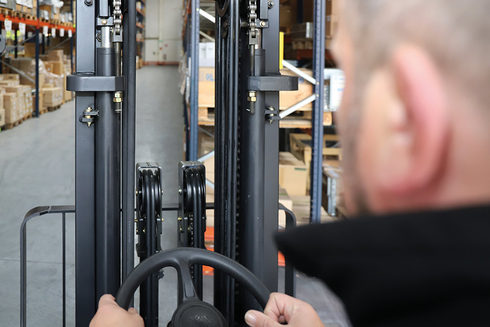 Double primary cylinders ensure good mast visibility Double primary cylinders ensure good mast visibility
