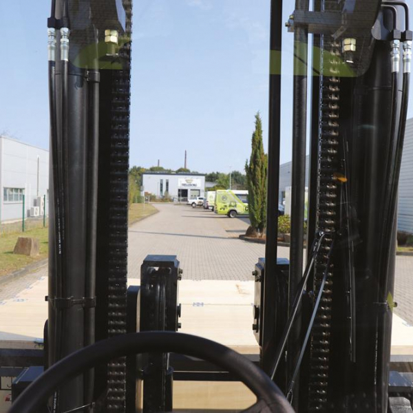 CLARK forklift truck with diesel drive C80D900 8000 kg CLARK forklift truck with diesel drive C80D900 8000 kg