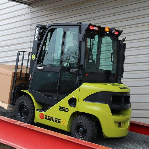 19-P108 CLARK S-Series 09