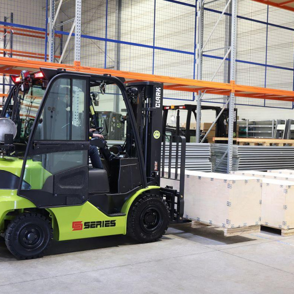 19-P108 CLARK S-Series 10