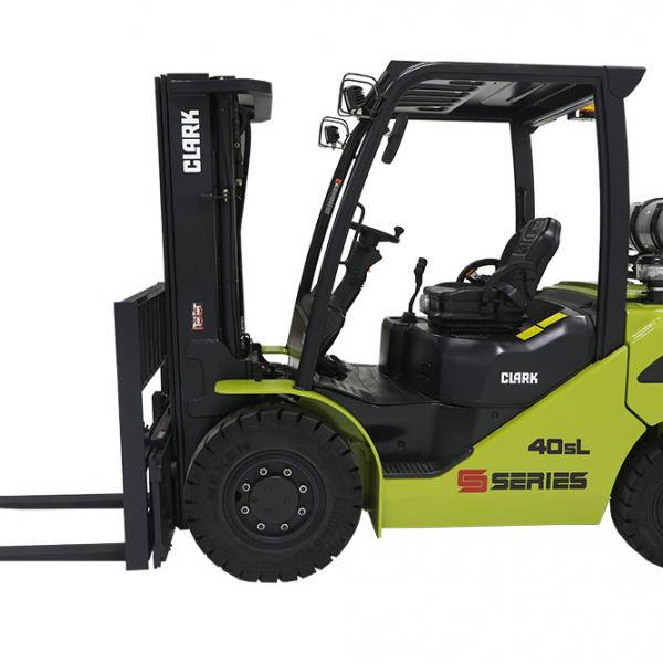 CLARK forklift trucks with combustion engine S40 / S45 / S50 / S55 4000 - 5500 kg CLARK forklift trucks with combustion engine S40 / S45 / S50 / S55 4000 - 5500 kg