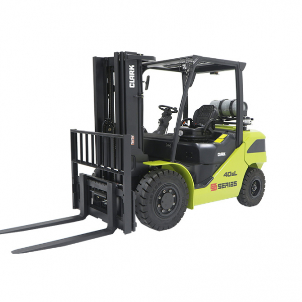 CLARK forklift trucks with combustion engine S40 / S45 / S50 / S55 4000 - 5500 kg CLARK forklift trucks with combustion engine S40 / S45 / S50 / S55 4000 - 5500 kg