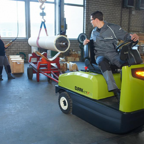 CLARK Schlepper und Routenzüge CTX40 / CTX70 4000 / 7000 kg CLARK Schlepper und Routenzüge CTX40 / CTX70 4000 / 7000 kg