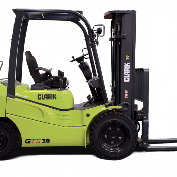 CLARK forklift trucks with diesel or LPG propulsion GTS20 / GTS25 / GTS30 / GTS33 2000 - 3300 kg CLARK forklift trucks with diesel or LPG propulsion GTS20 / GTS25 / GTS30 / GTS33 2000 - 3300 kg