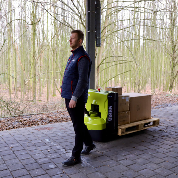 CLARK electric low lift pallet truck WLE20 2000 kg with lithium-ion battery CLARK electric low lift pallet truck WLE20 2000 kg with lithium-ion battery