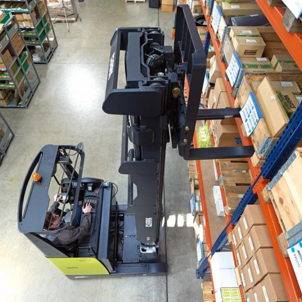 CLARK Electric reach truck SRX14 / SRX16 1400 / 1600 kg CLARK Electric reach truck SRX14 / SRX16 1400 / 1600 kg